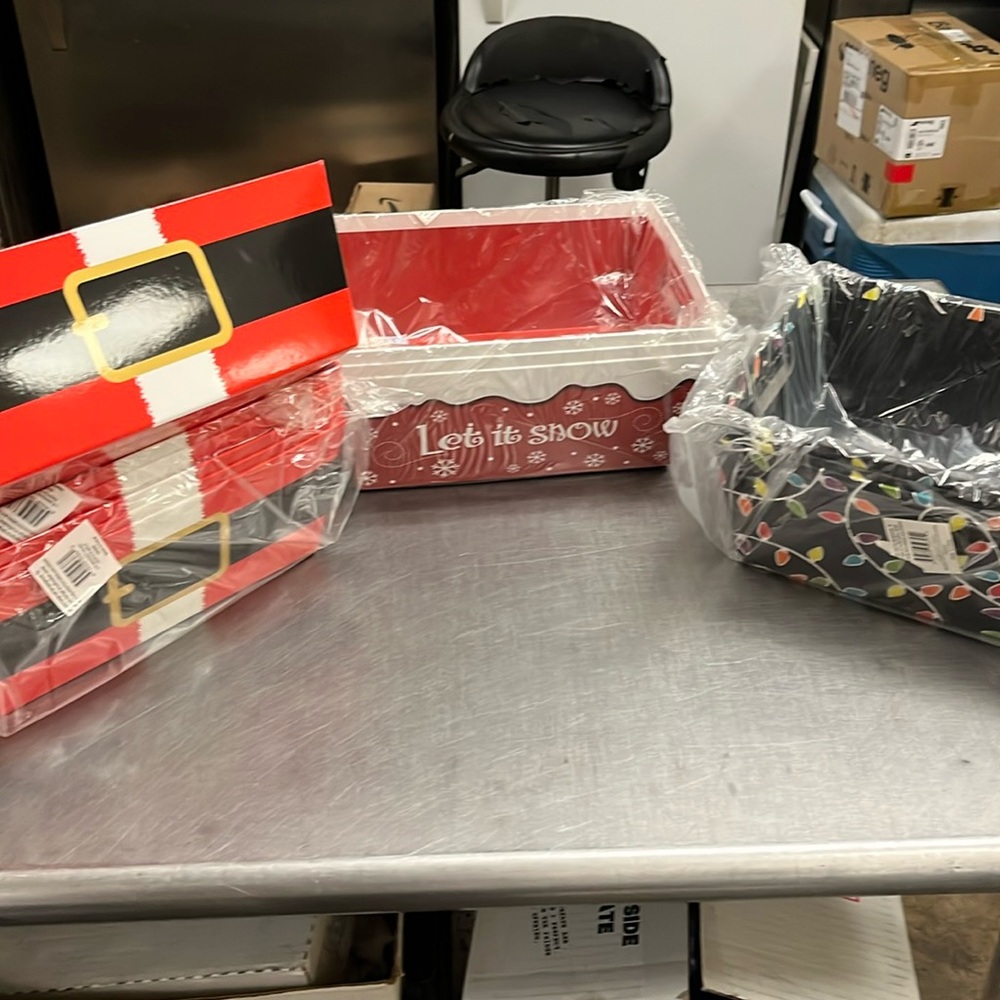 Lot of Christmas market tray gift baskets